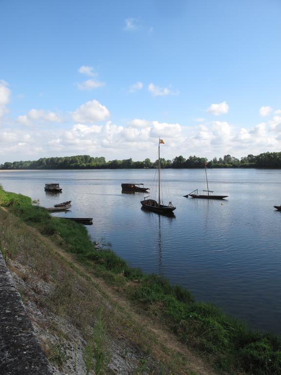 Hotel La Longue Vue Gennes-Val-de-Loire Exteriör bild