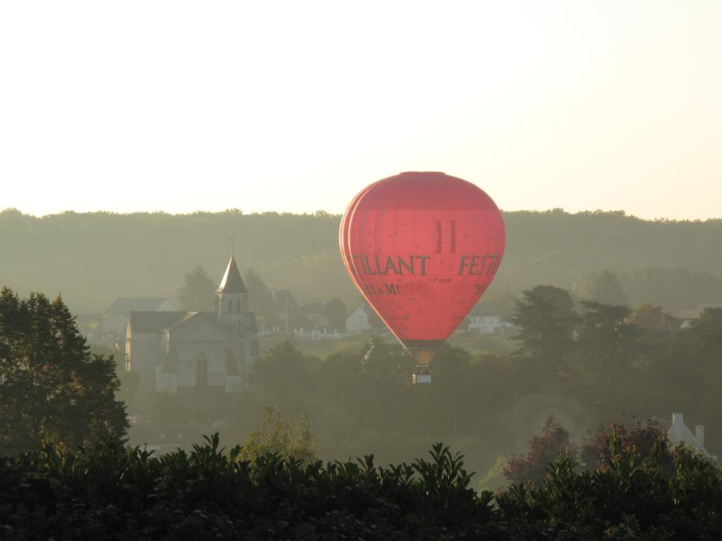 Hotel La Longue Vue Gennes-Val-de-Loire Exteriör bild